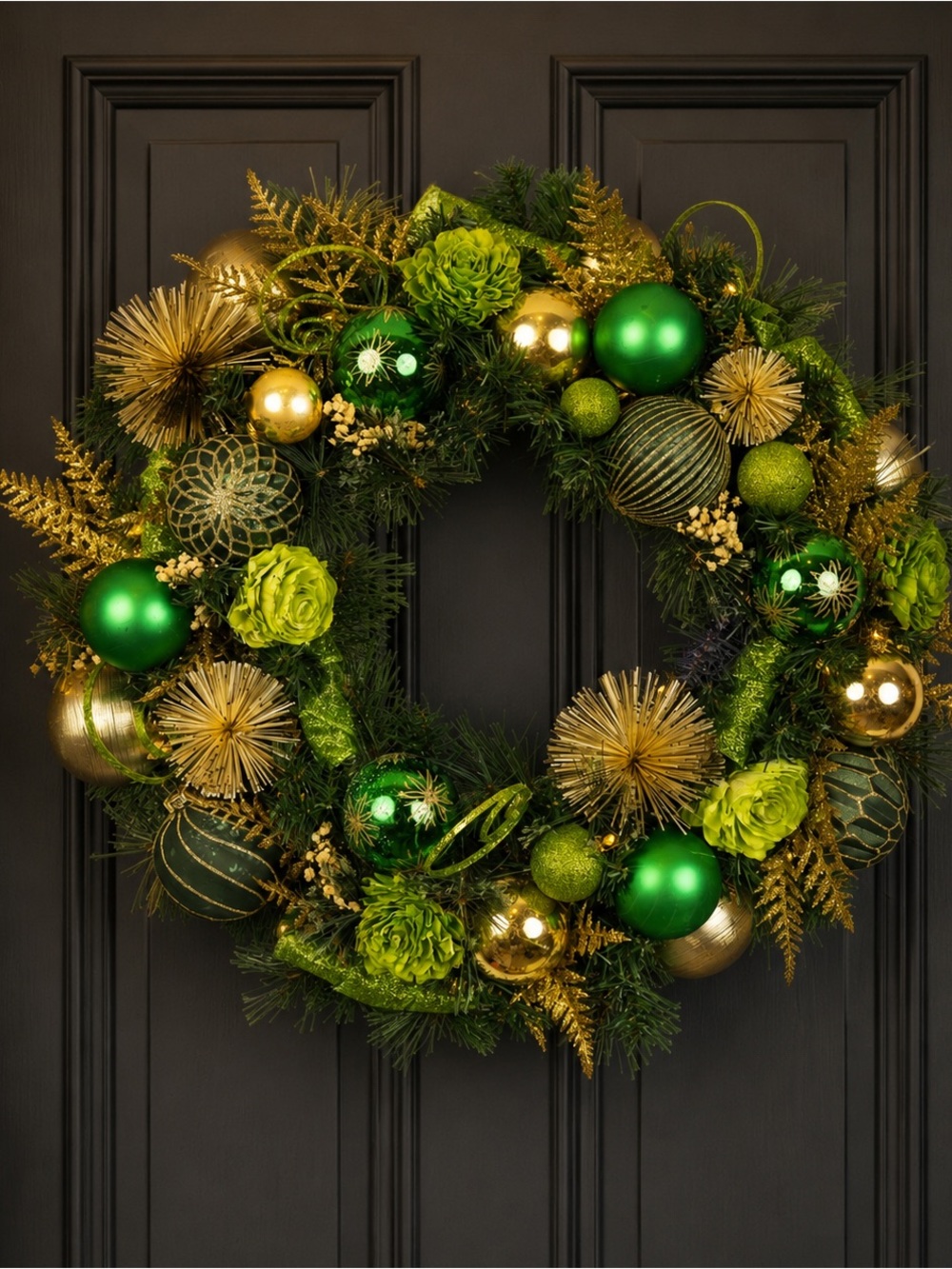 ✨ Winter in Emerald City – Light-Up Holiday Wreath ✨